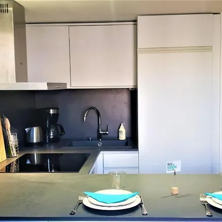 - Duplex Sur La Place Massena *