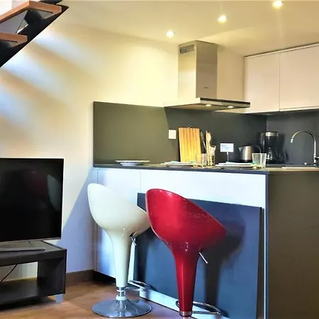 Apartament - Duplex Sur La Place Massena Nicea